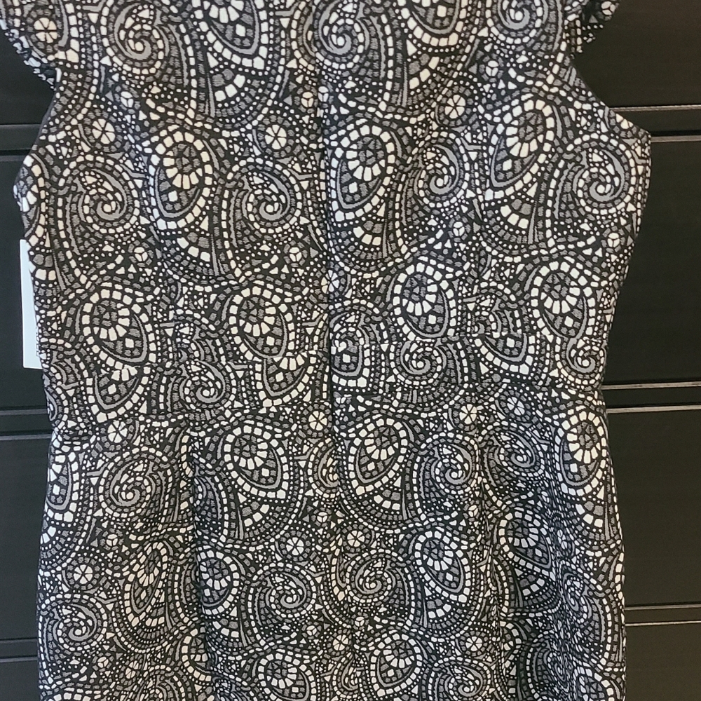 Dress - Picture 2 of 4